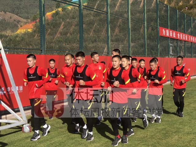 开云app-“新”国少先扎紧篱笆 17名新人进队接受考察