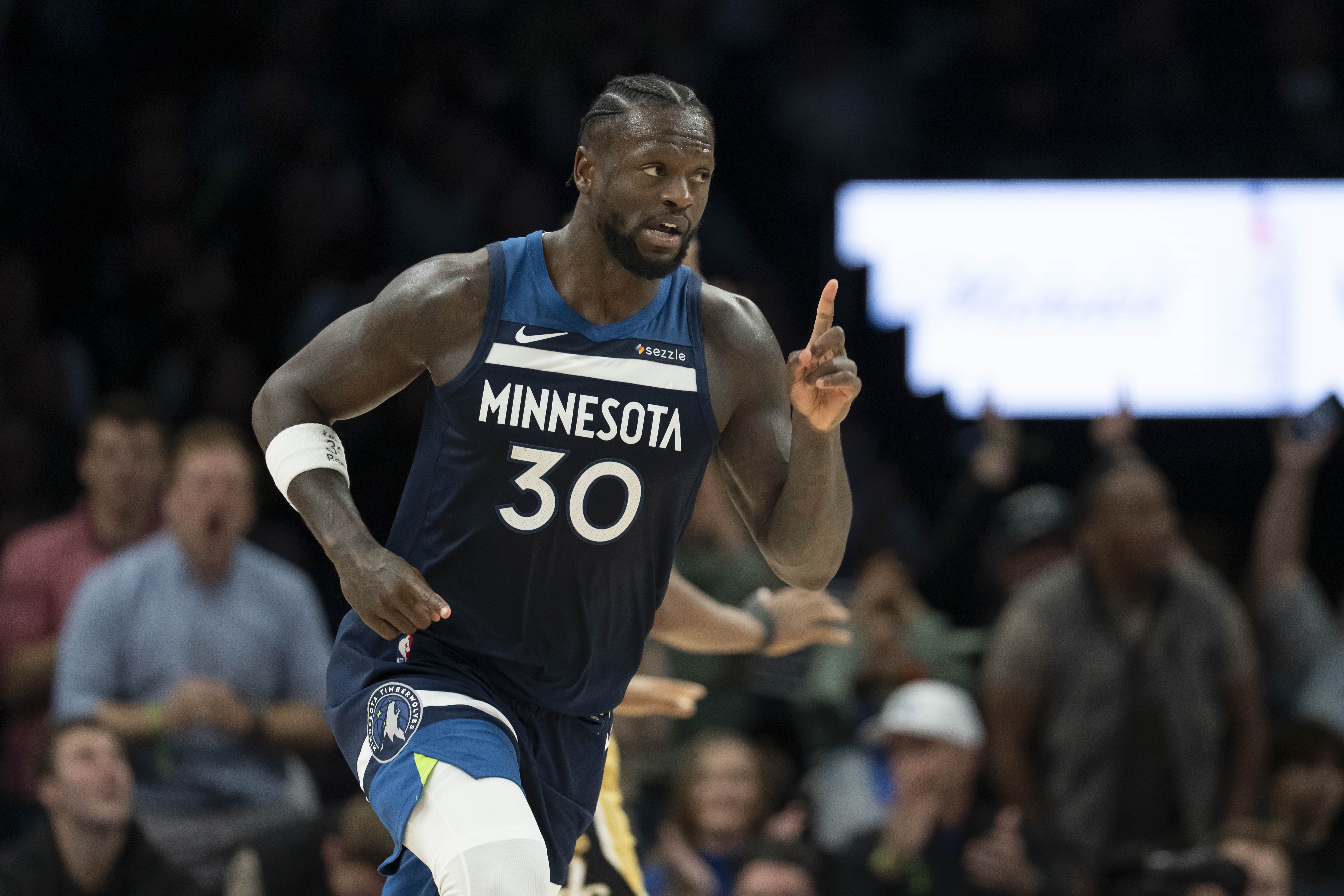 开云下载-带队赢球！兰德尔14中9砍全场最高24分 三分4中3&amp;没有失误