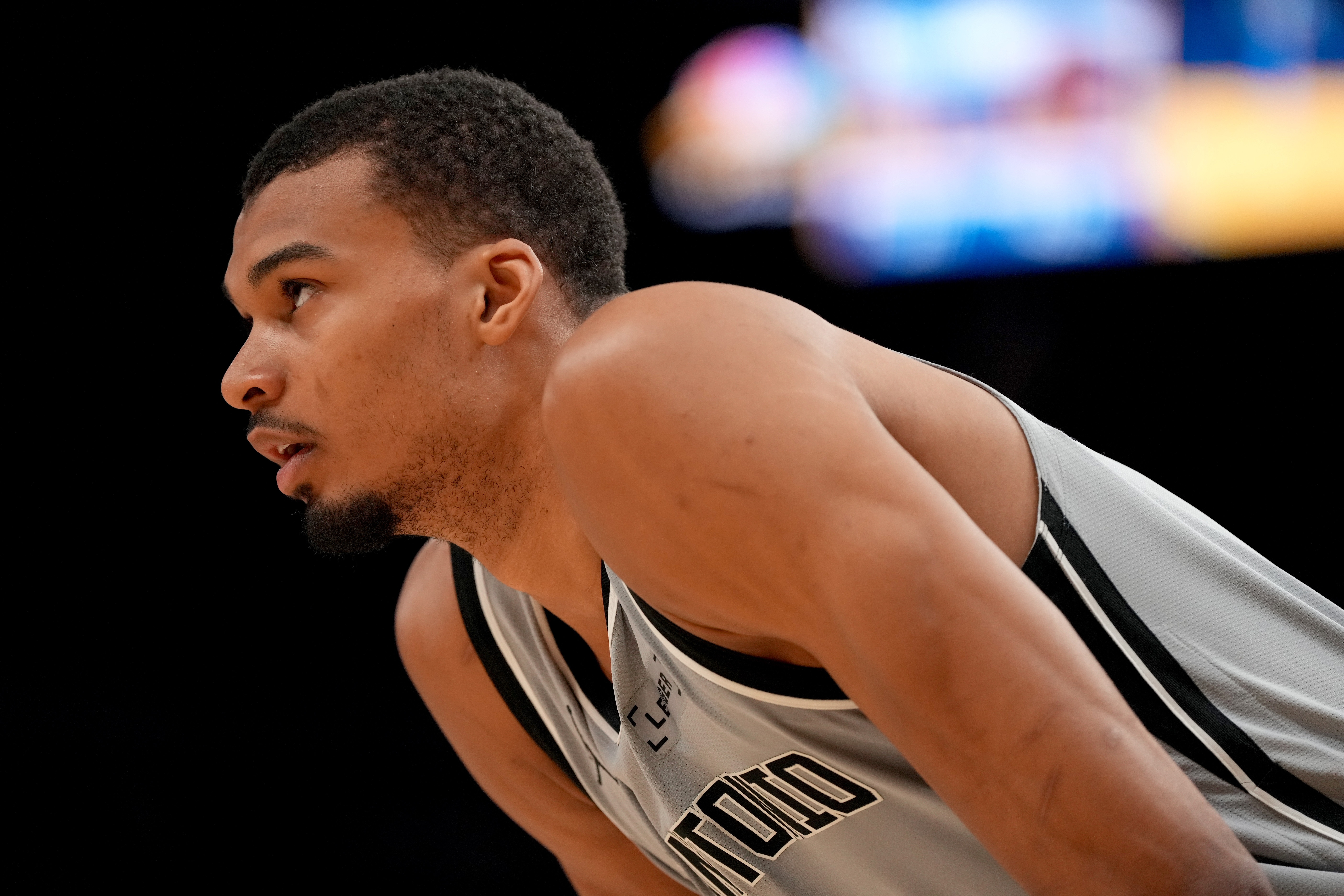 开云下载-埃利奥特：文班有科比的那种心态 他不是来交朋友的&amp;只想赢球